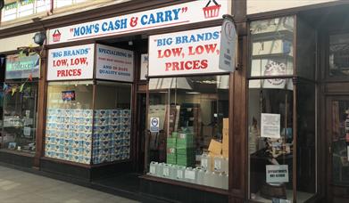 Mom's Cash & Carry