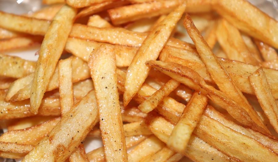 Chips with salt and pepper