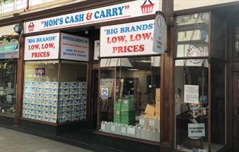Mom's Cash & Carry